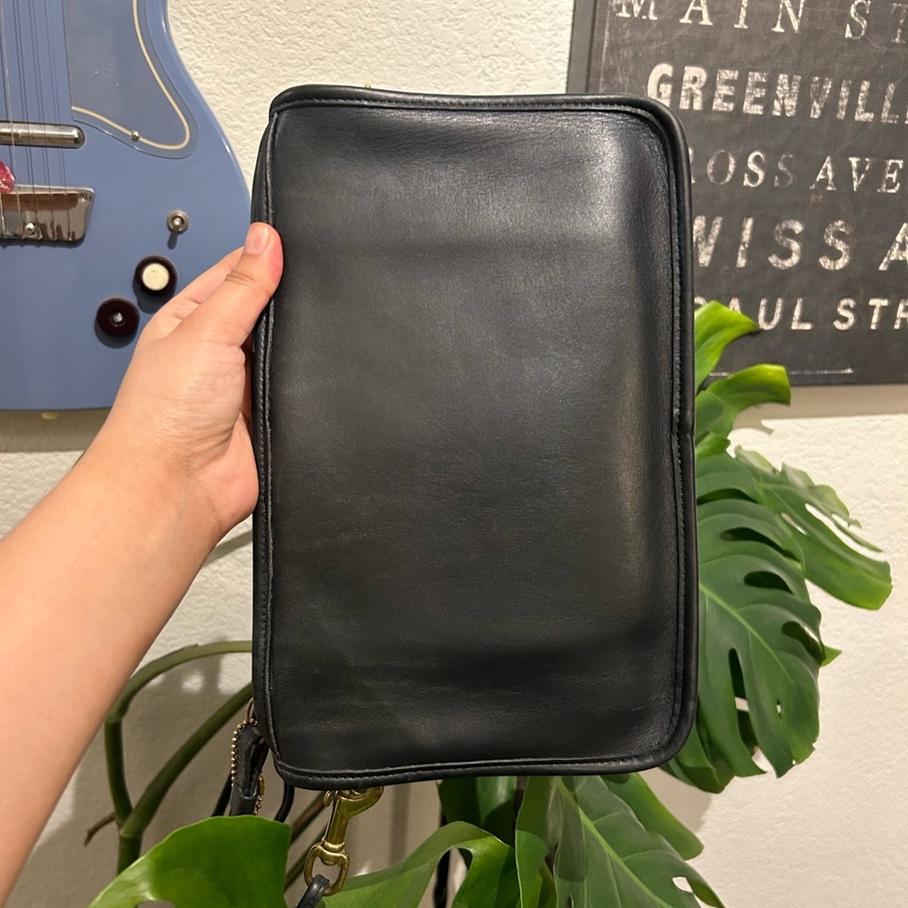 Vintage Coach Zippered Clutch Crossbody Bag New York City 9455 Black - Picture 9 of 10